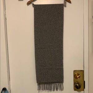 Gray wool Scarf with Fringe
